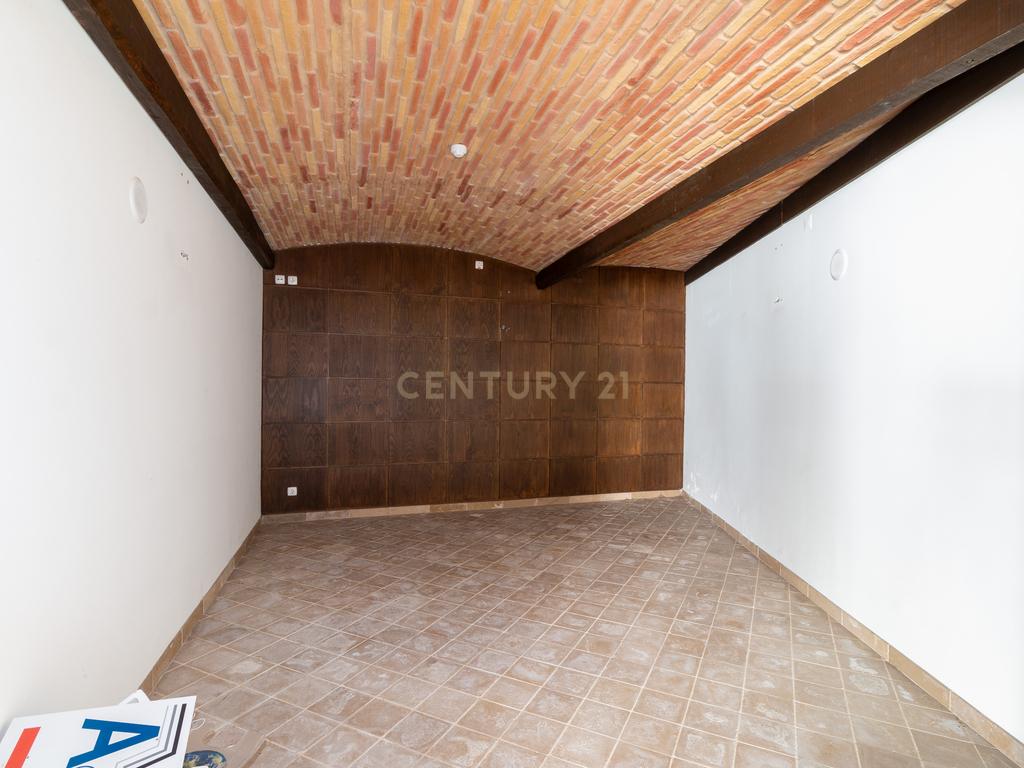 🏡 Moradia T3+1 com sótão habitável e espaço comercial! 🌟 - Image 37