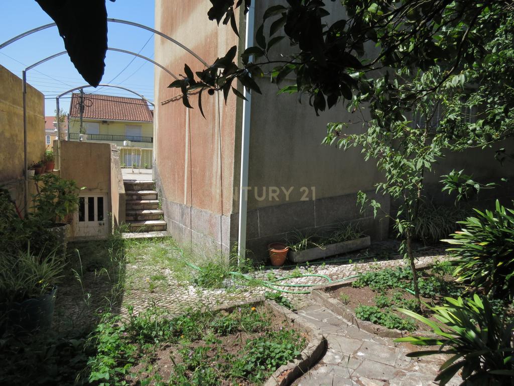 Moradia V5 em Idanha, Belas - Image 26