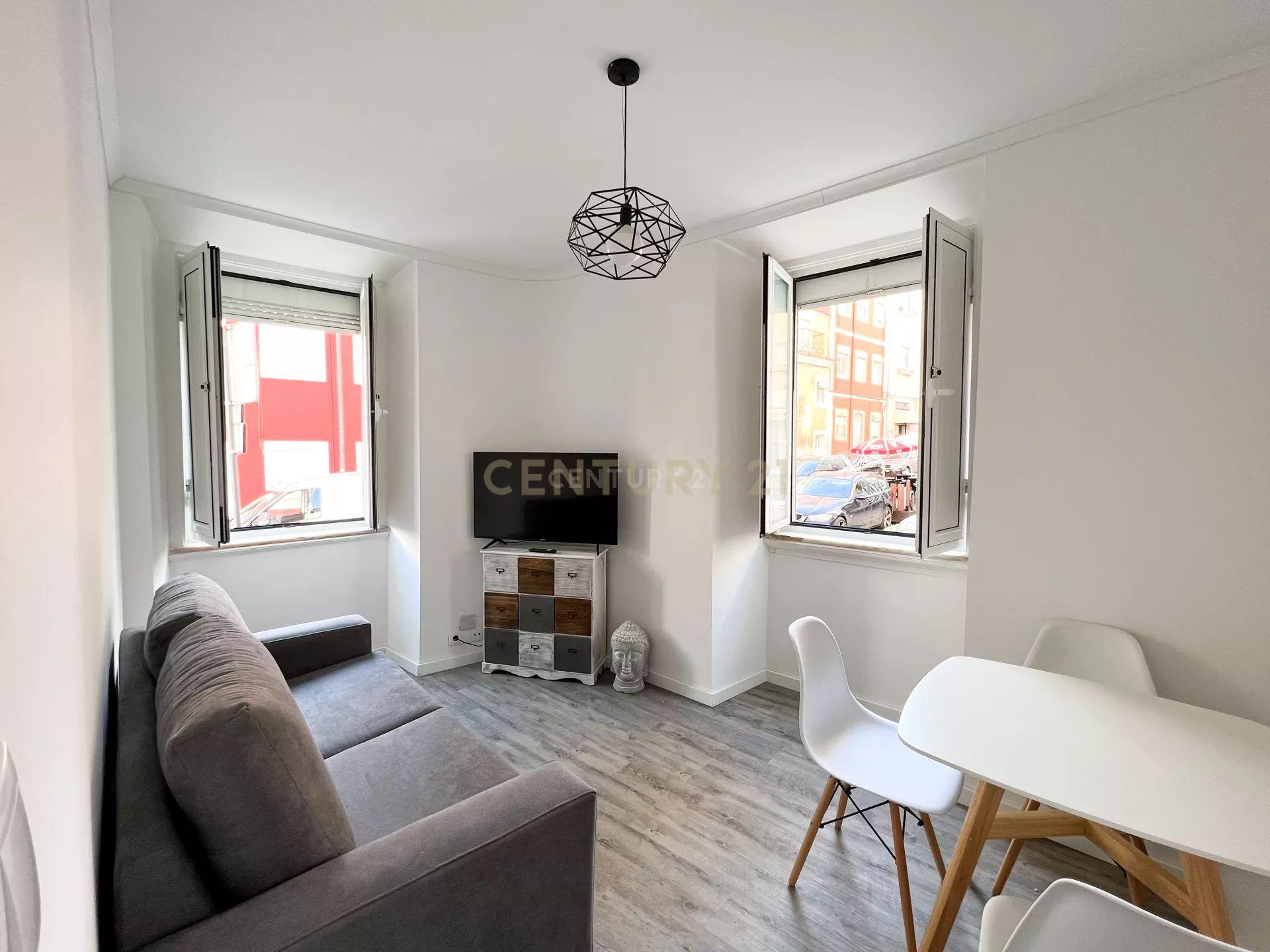 Apartamento T2 remodelado Lisboa - Image 12