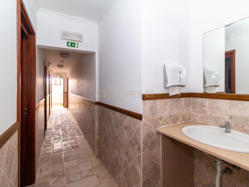 🏡 Moradia T3+1 com sótão habitável e espaço comercial! 🌟 - Image 38