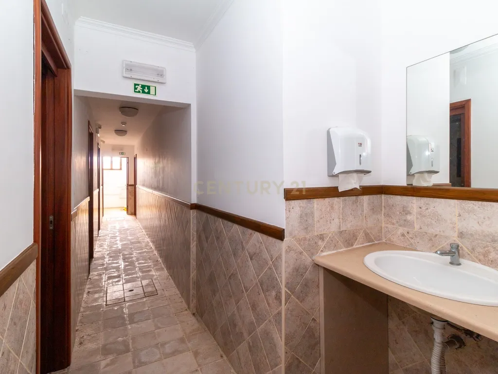 🏡 Moradia T3+1 com sótão habitável e espaço comercial! 🌟 - Image 38