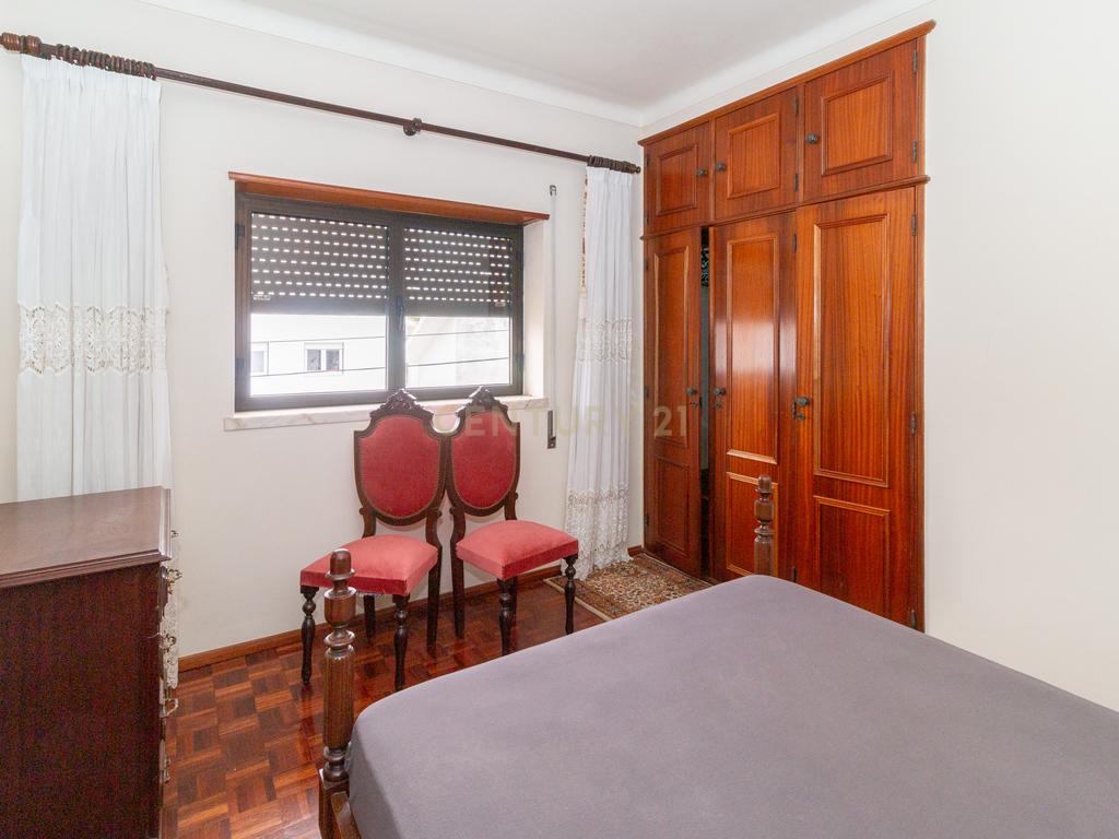🏡 Moradia T3+1 com sótão habitável e espaço comercial! 🌟 - Image 11