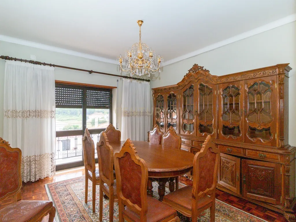 🏡 Moradia T3+1 com sótão habitável e espaço comercial! 🌟 - Image 9