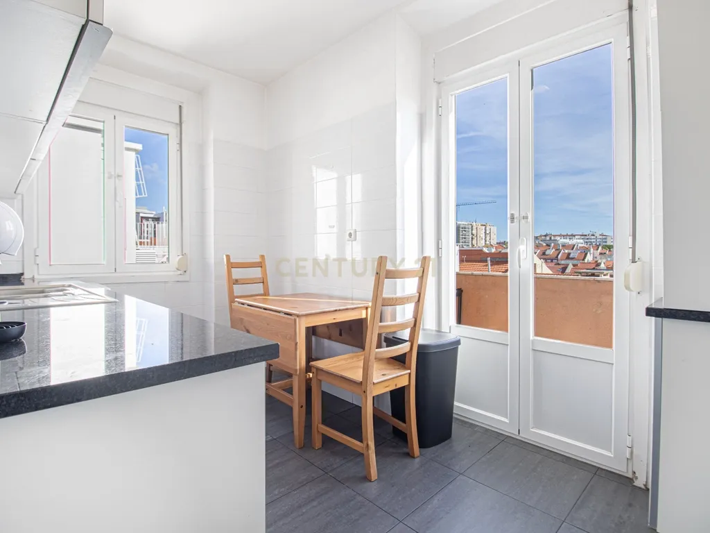 Apartamento T3 no centro de Lisboa - Image 2