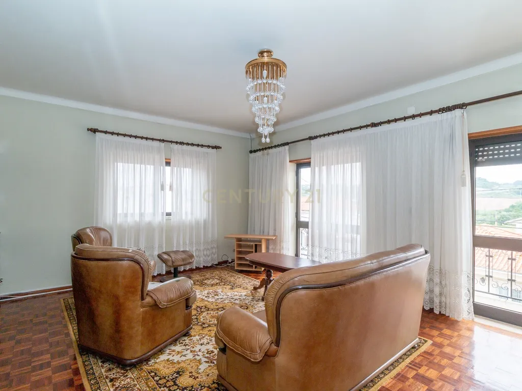 🏡 Moradia T3+1 com sótão habitável e espaço comercial! 🌟 - Image 6