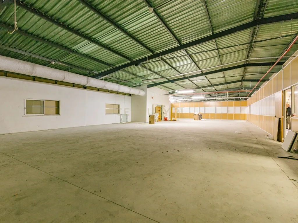 Armazém no Porto Alto (Estrada Nacional 10) - Image 42