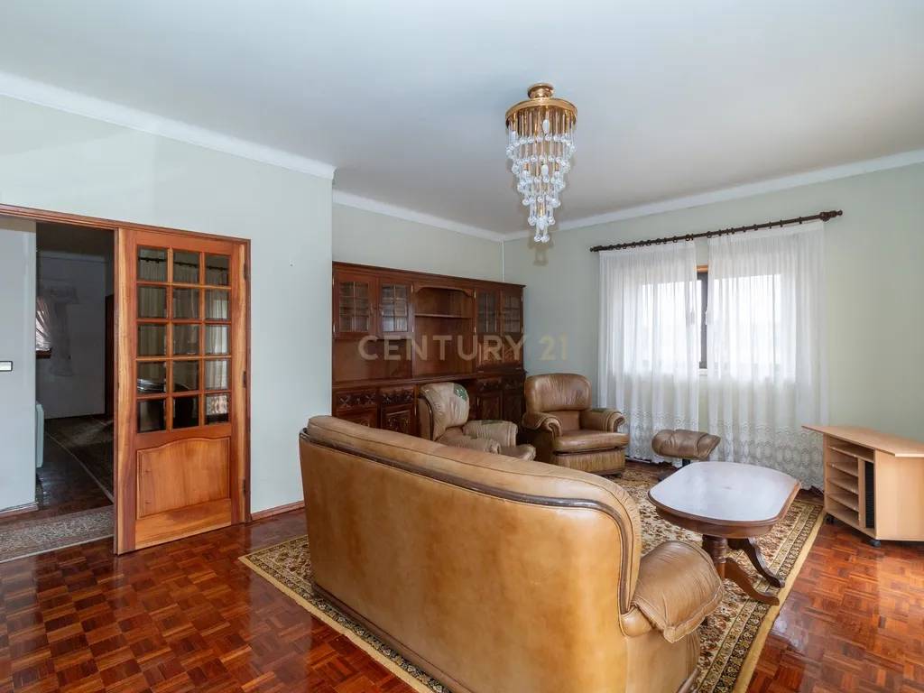 🏡 Moradia T3+1 com sótão habitável e espaço comercial! 🌟 - Image 8