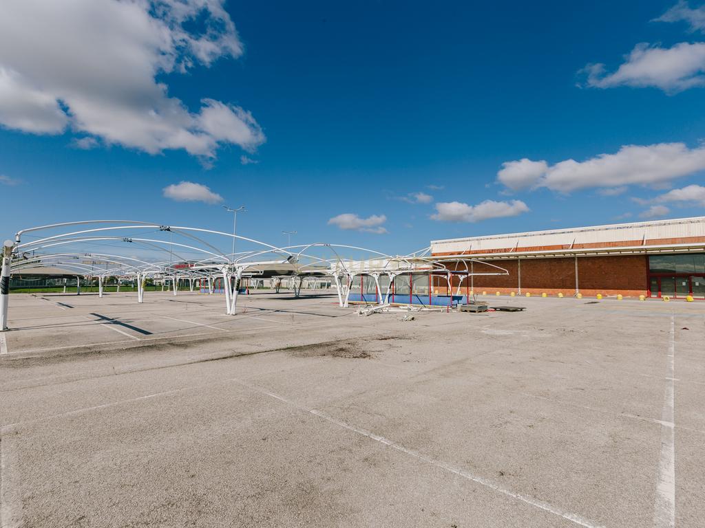 Armazém  no Porto Alto (Estrada Nacional 10) - Image 1
