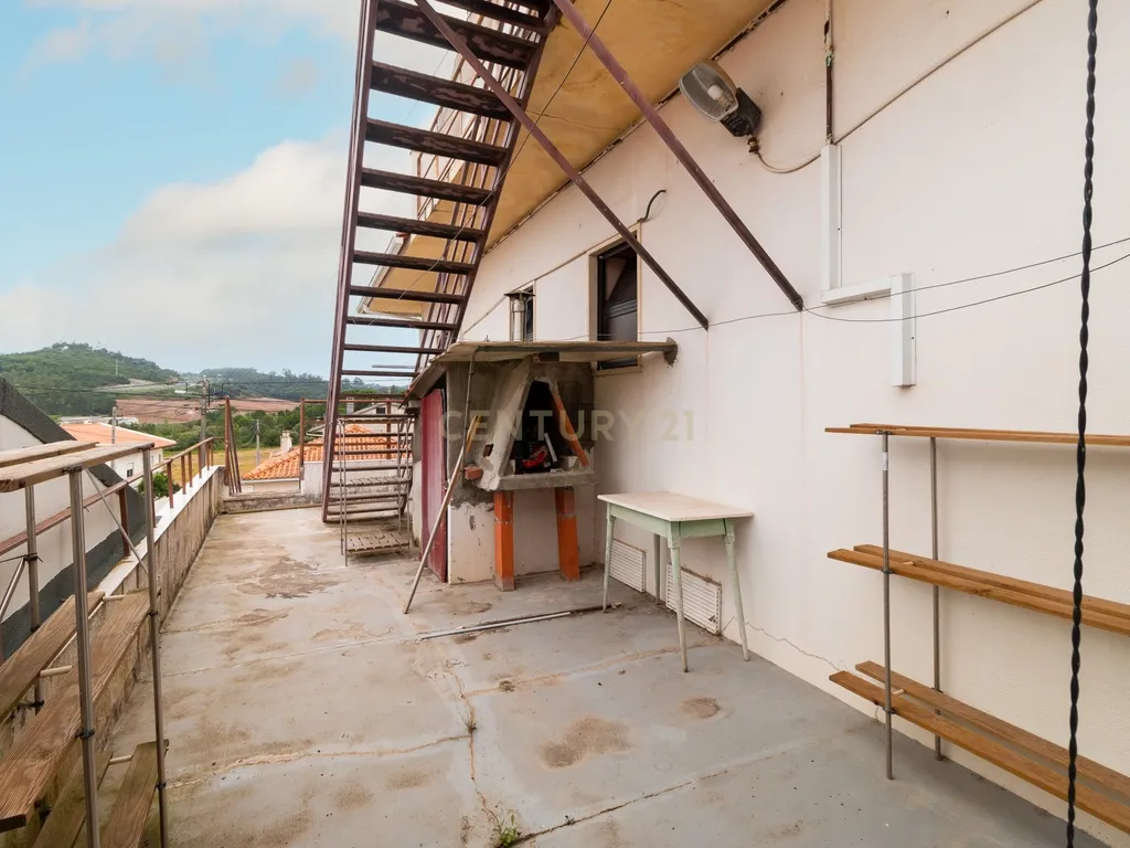🏡 Moradia T3+1 com sótão habitável e espaço comercial! 🌟 - Image 55