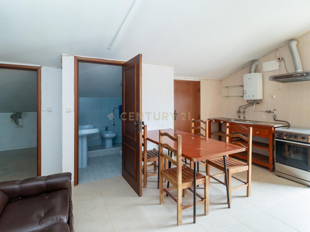 🏡 Moradia T3+1 com sótão habitável e espaço comercial! 🌟 - Image 28