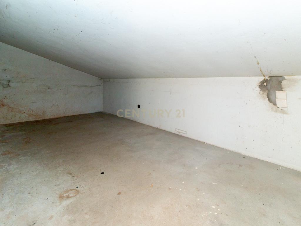 🏡 Moradia T3+1 com sótão habitável e espaço comercial! 🌟 - Image 30