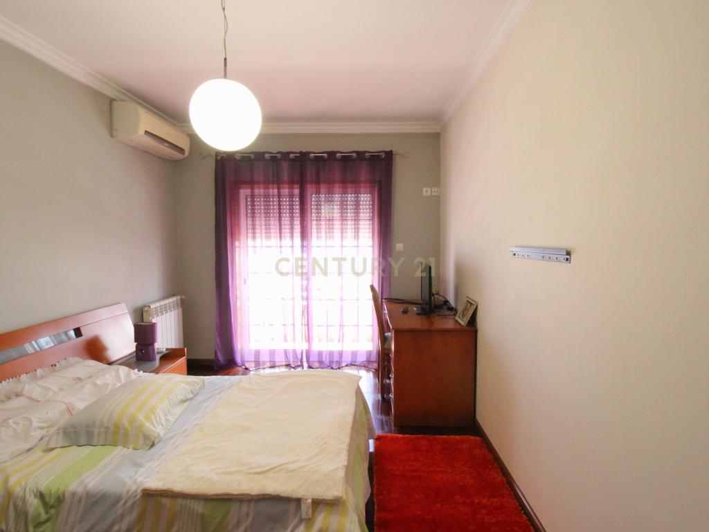 Moradia Geminada em Paredes - Image 13