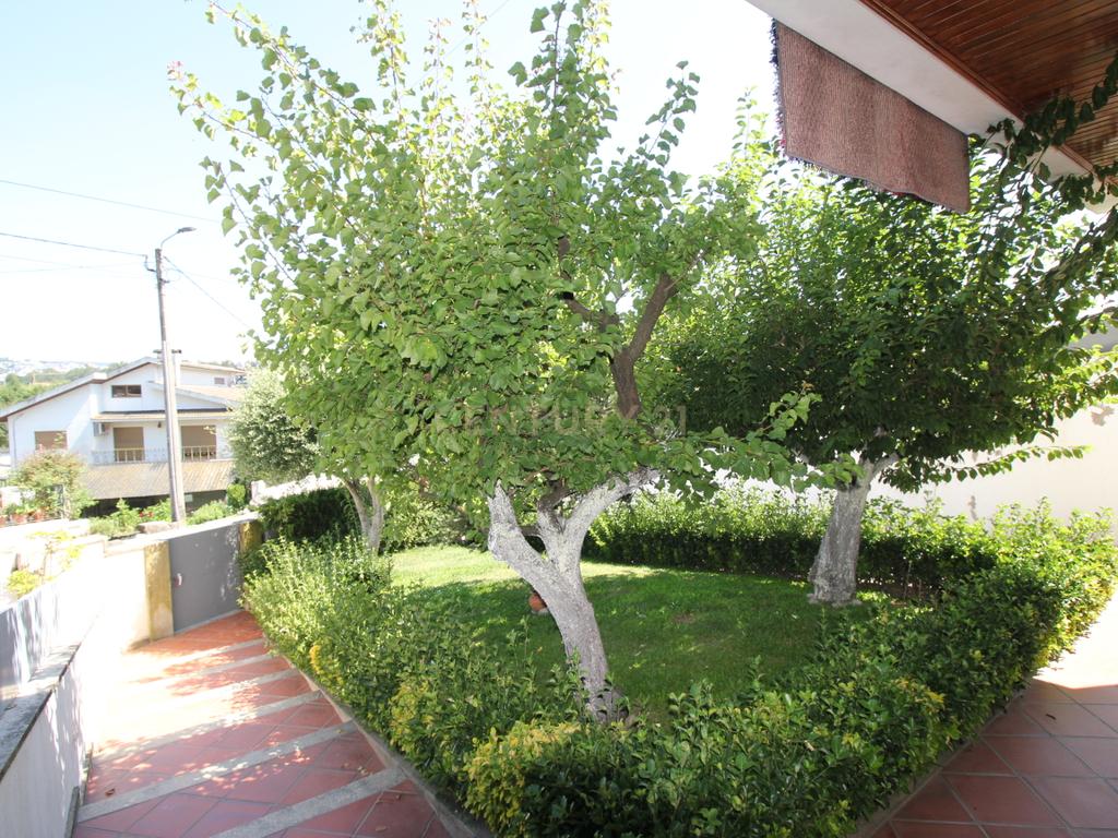 Moradia Geminada em Paredes - Image 5