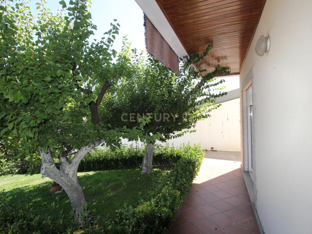 Moradia Geminada em Paredes - Image 10