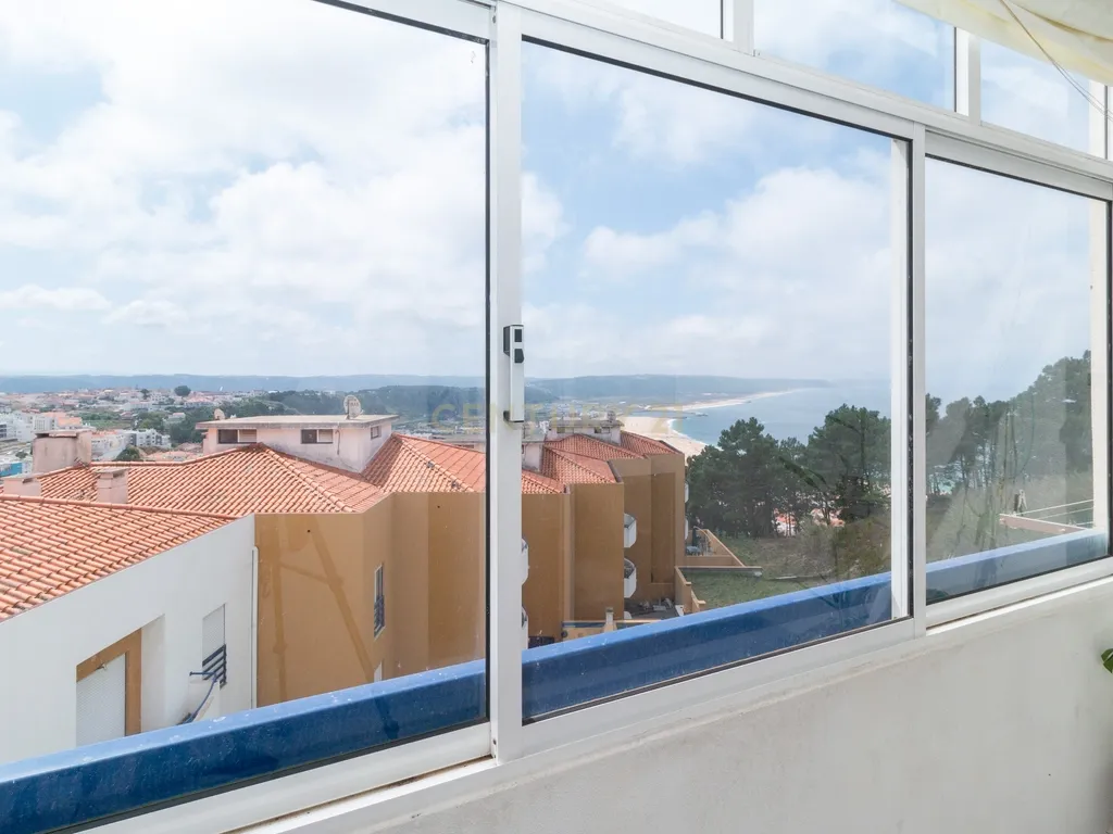 Encantadora moradia T2+1 para venda na Rua 25 de Abril, Nazaré - Image 9