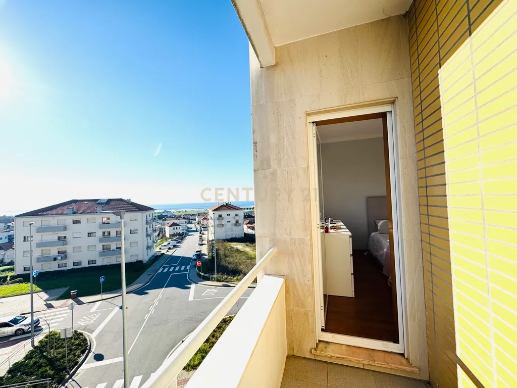 Apartamento T3 com vistas mar e Santa Luzia - Image 31