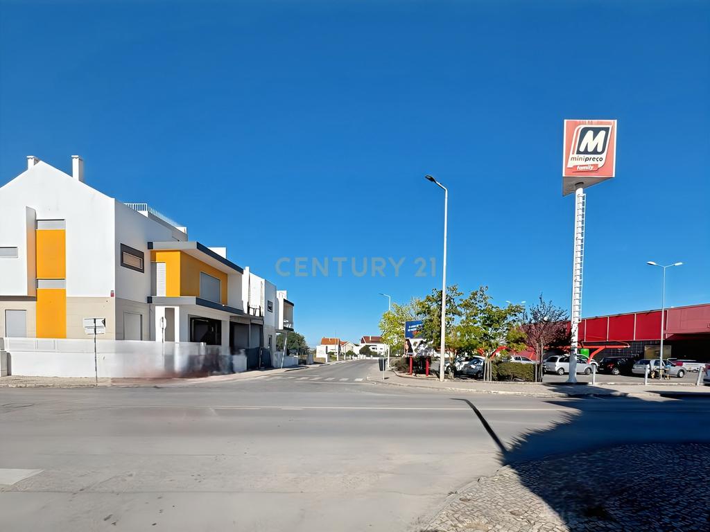 Terreno Urbano de 1489m² com Projeto Aprovado para 8 Moradias em Santo António da Charneca, Barreiro - Image 7