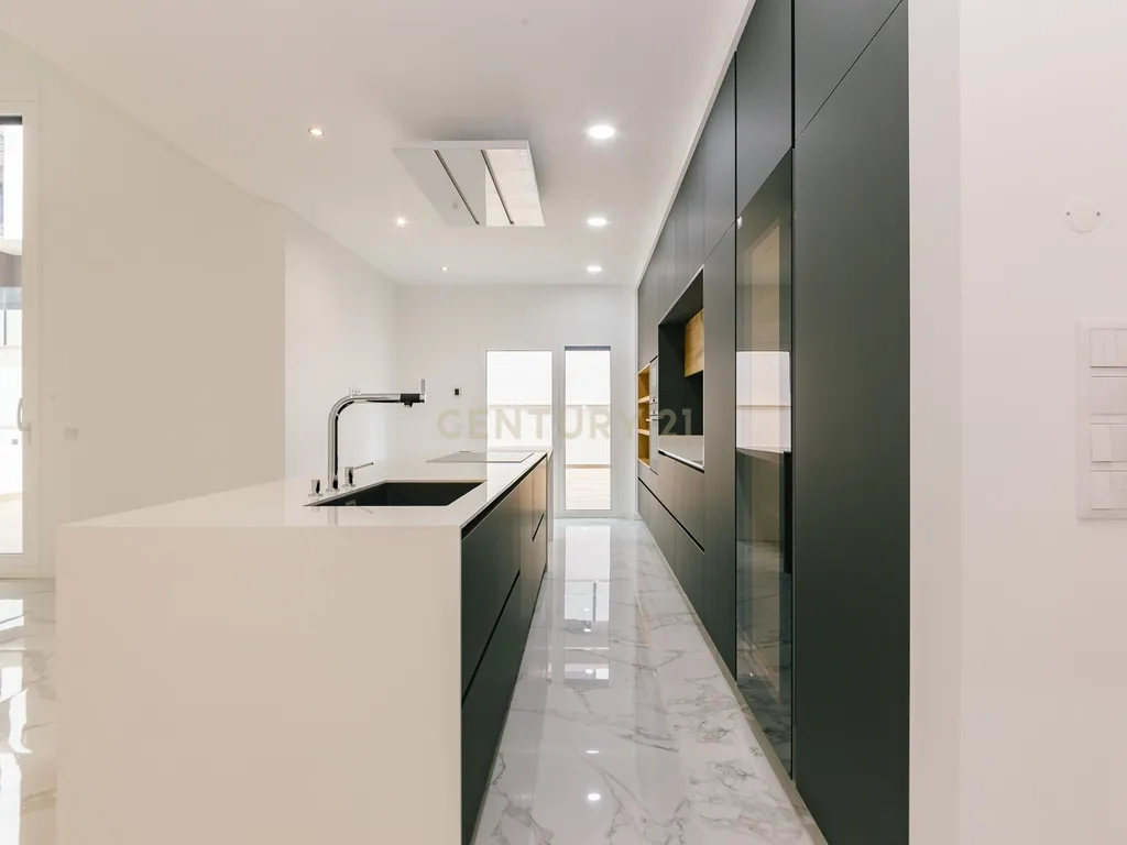 Luxuoso apartamento Duplex T3 - Image 7