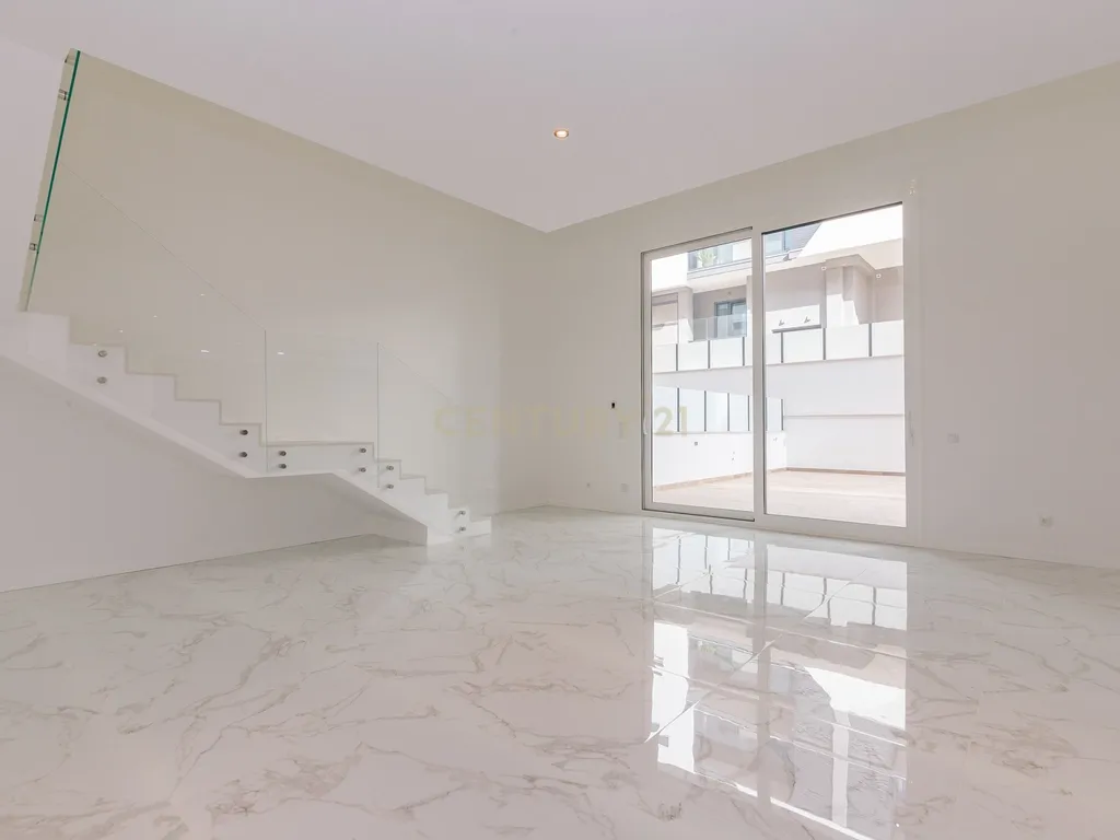 Luxuoso apartamento Duplex T3 - Image 12