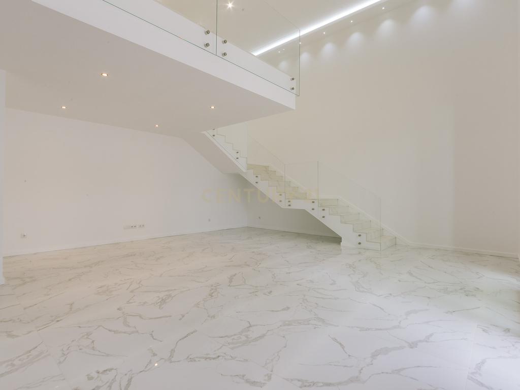 Luxuoso apartamento Duplex T3 - Image 13
