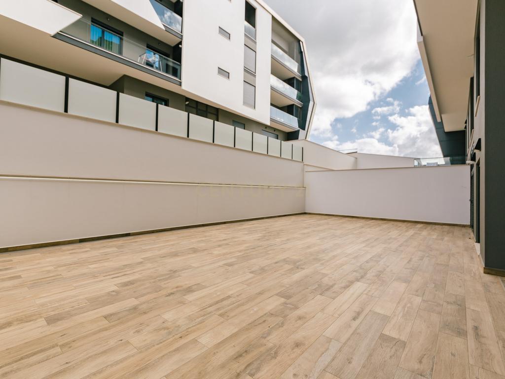 Luxuoso apartamento Duplex T3 - Image 16