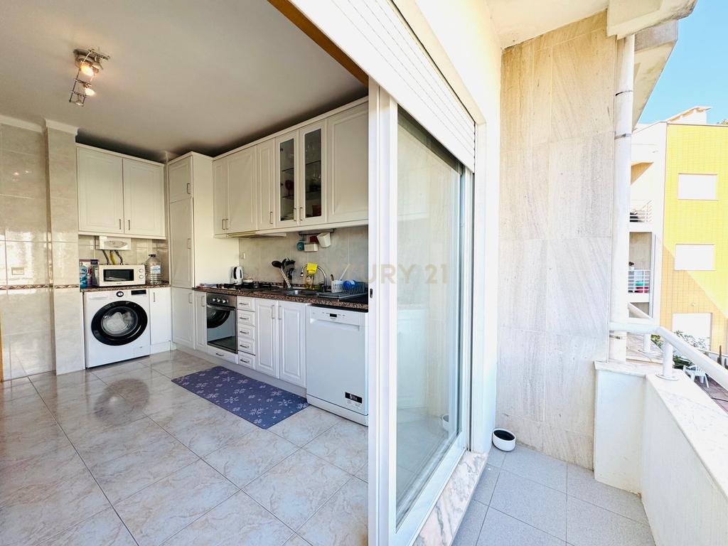 Apartamento T3  com vistas mar e Santa Luzia - Image 12