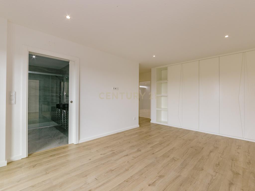 Luxuoso apartamento Duplex T3 - Image 35