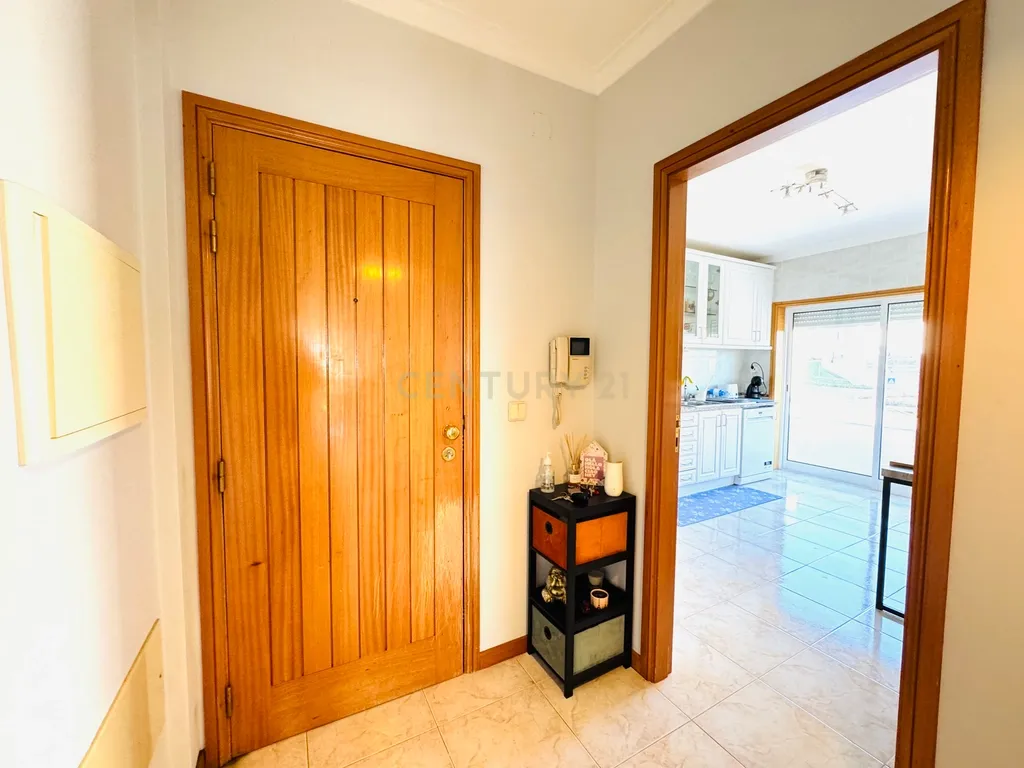 Apartamento T3 com vistas mar e Santa Luzia - Image 7