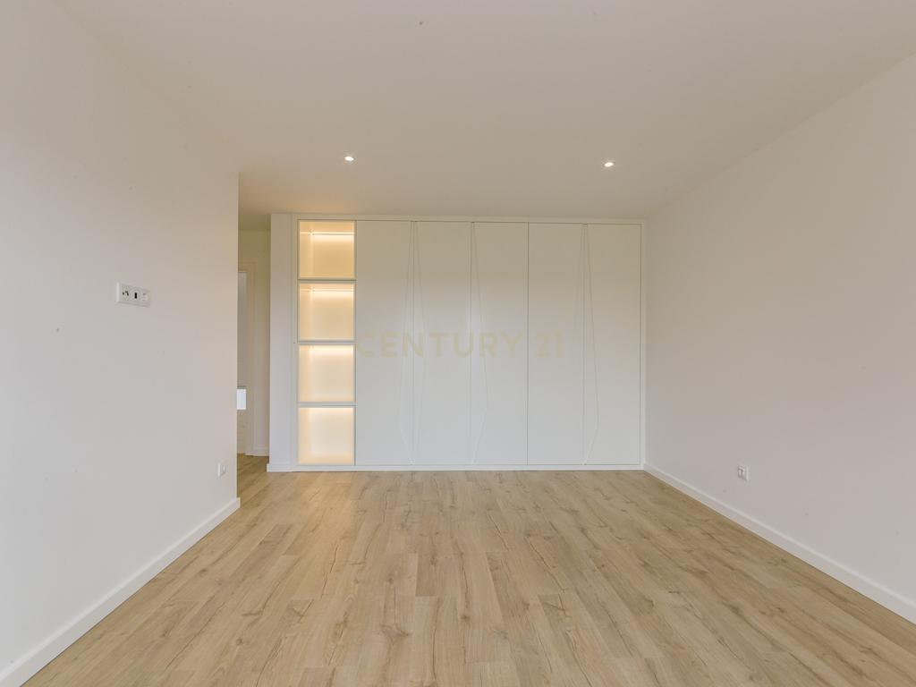 Luxuoso apartamento Duplex T3 - Image 33