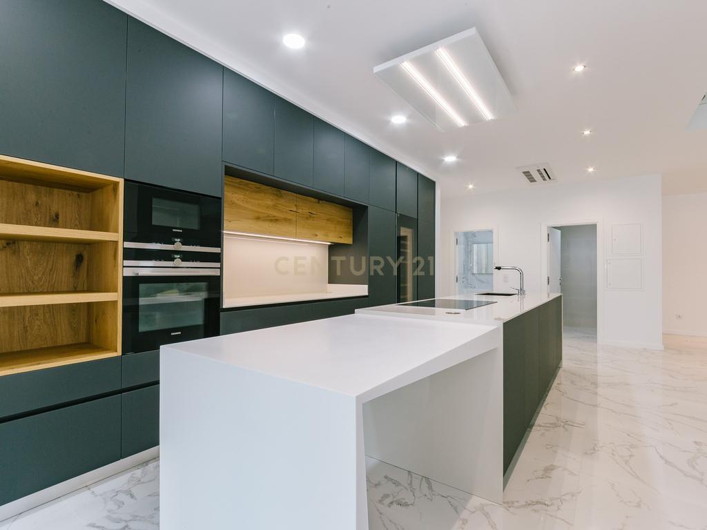 Luxuoso apartamento Duplex T3 - Image 1