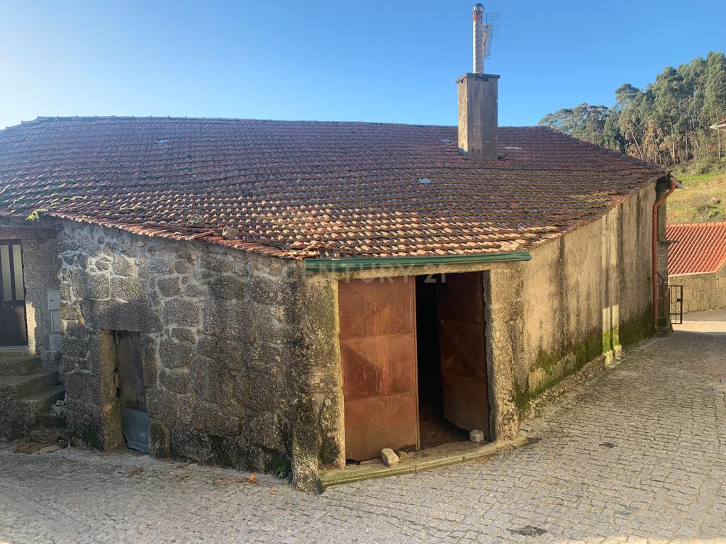 Magnífica Casa em Pedra no Gerês – Um Refúgio Único na Natureza - Image 17