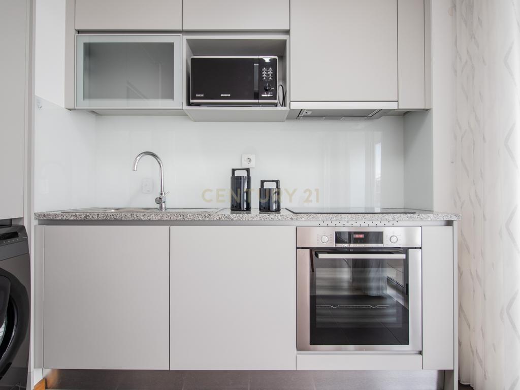 Apartamento Moderno na Figueira da Foz com Estacionamento e Elevador - Image 9