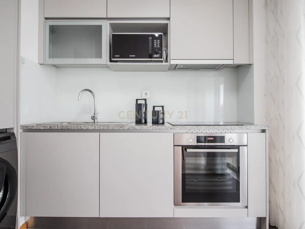 Apartamento Moderno na Figueira da Foz com Estacionamento e Elevador - Image 9