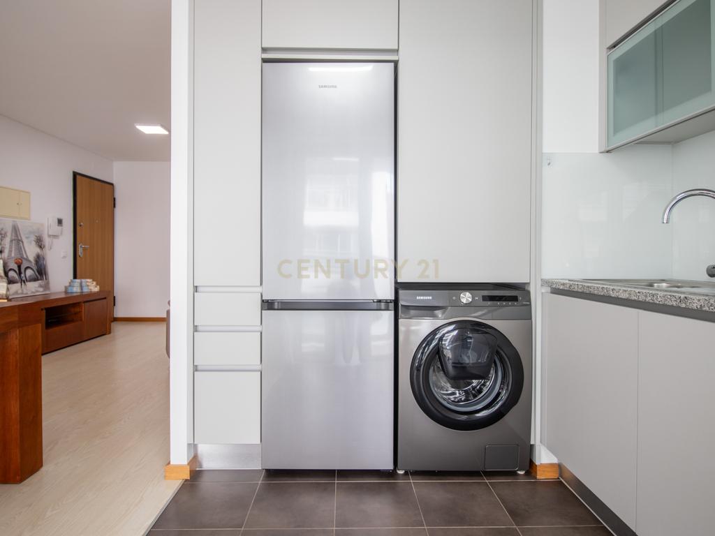 Apartamento Moderno na Figueira da Foz com Estacionamento e Elevador - Image 7