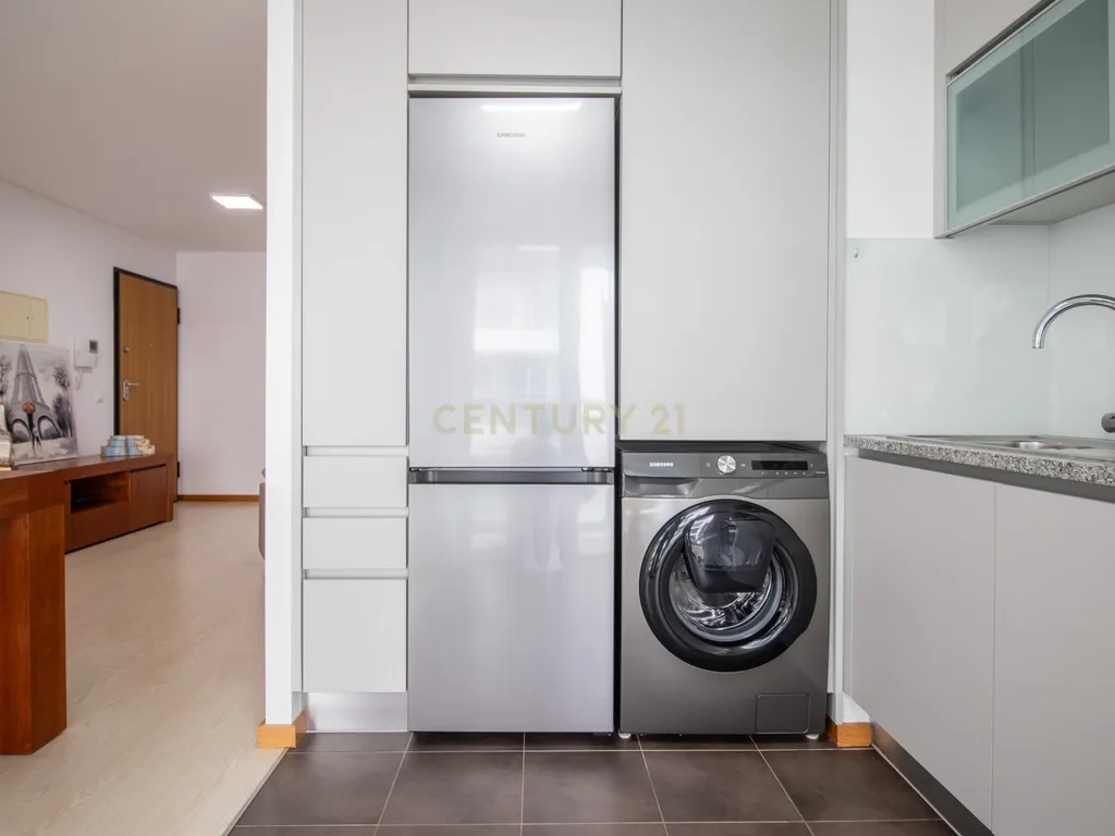 Apartamento Moderno na Figueira da Foz com Estacionamento e Elevador - Image 7