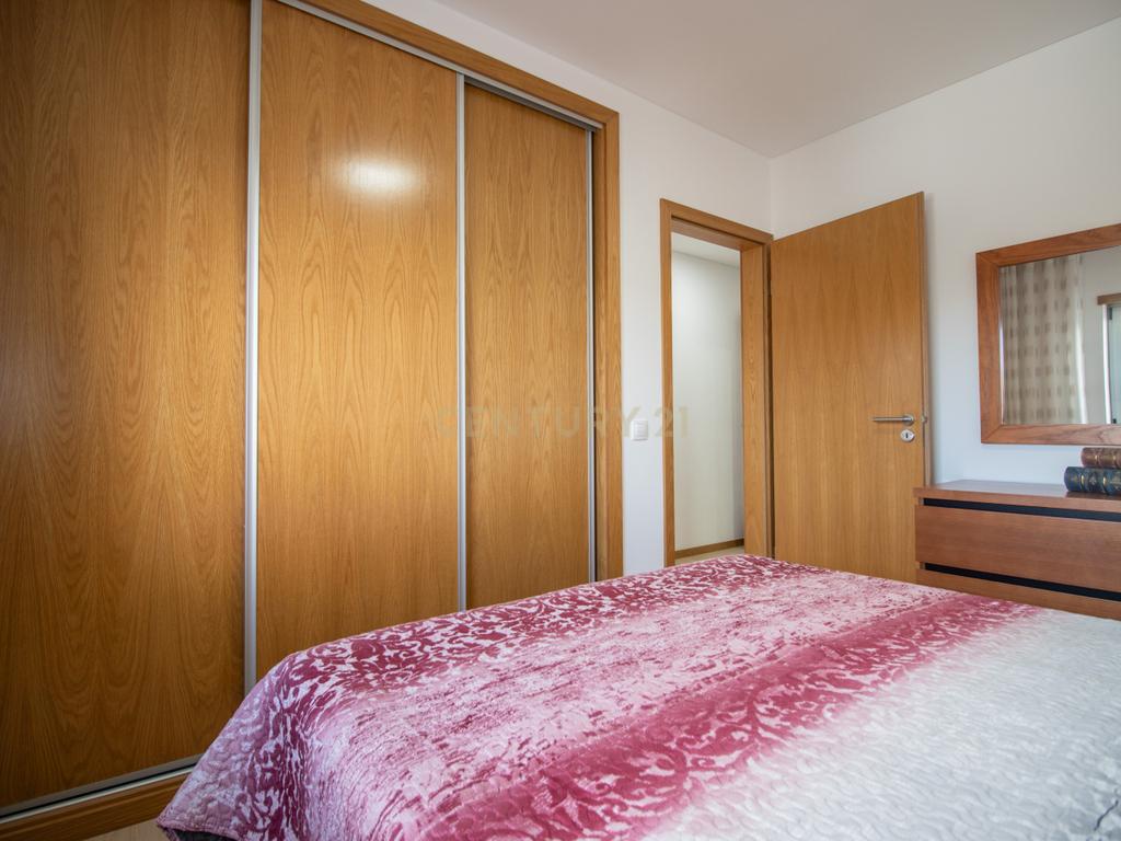 Apartamento Moderno na Figueira da Foz com Estacionamento e Elevador - Image 17