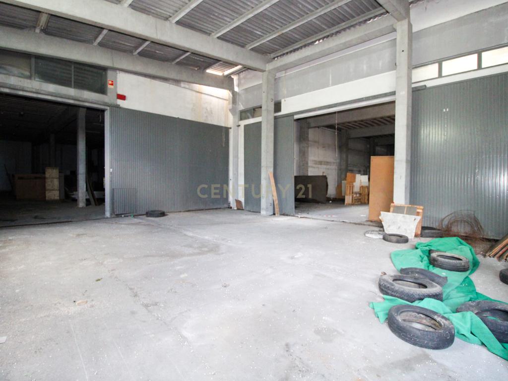 Espaçoso Armazém Industrial c/ 2 Naves em Sintra, Lisboa - Image 13
