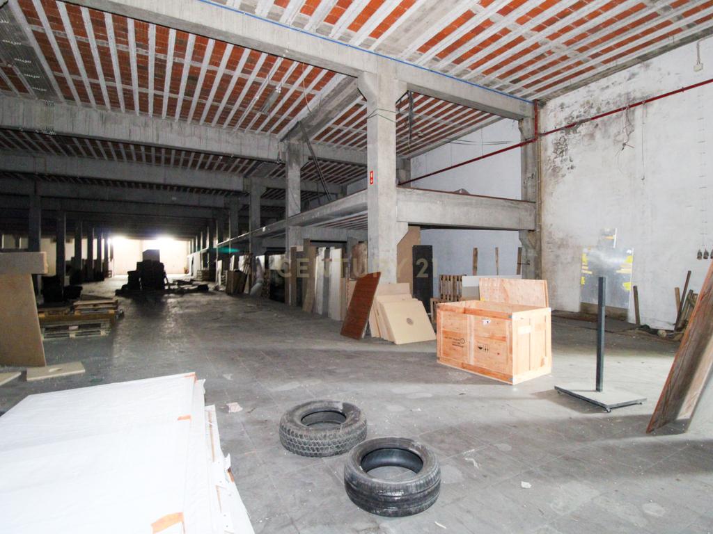 Espaçoso Armazém Industrial c/ 2 Naves em Sintra, Lisboa - Image 24