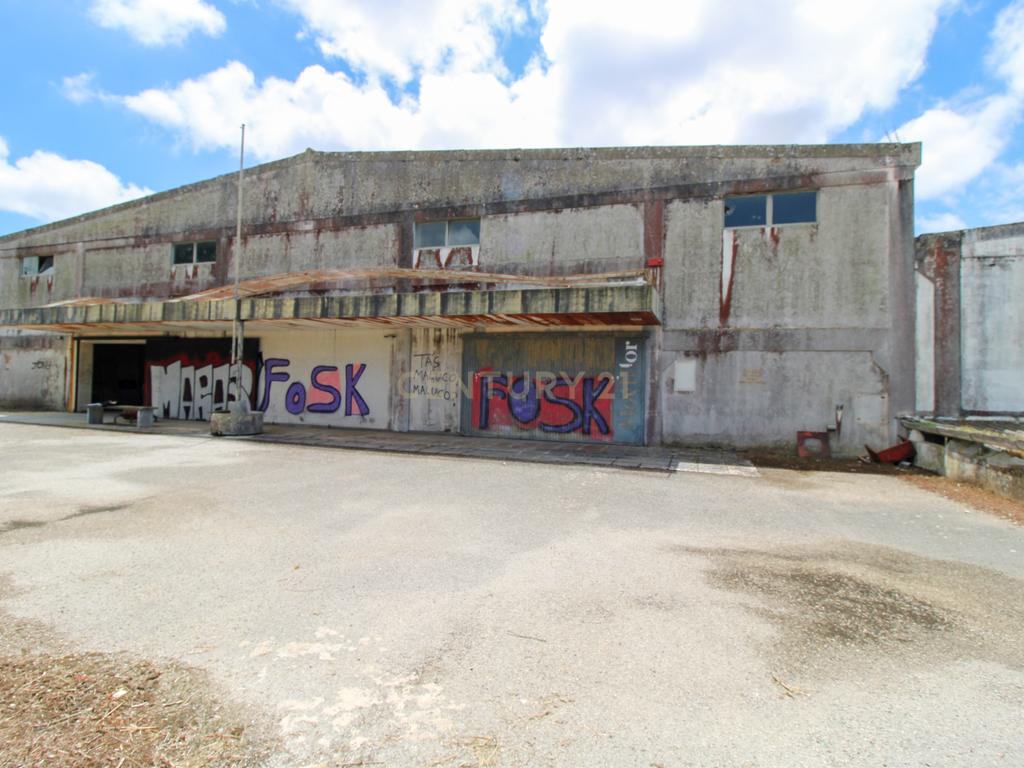 Espaçoso Armazém Industrial c/ 2 Naves em Sintra, Lisboa - Image 3