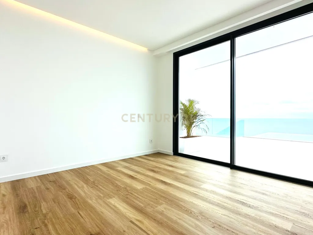 Moradia contemporânea T3 - Arco da calheta - Calheta - Image 28