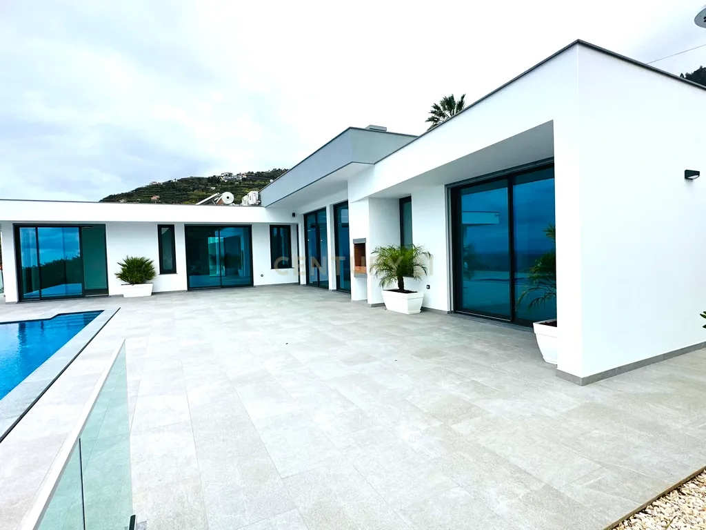 Moradia contemporânea T3 - Arco da calheta - Calheta - Image 2