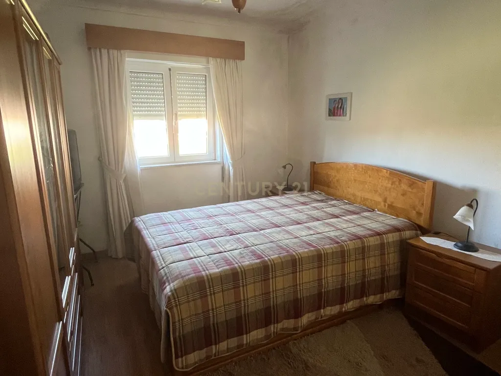 Moradia Isolada (com 4 Frações Independentes) -BRAGANÇA - Image 16