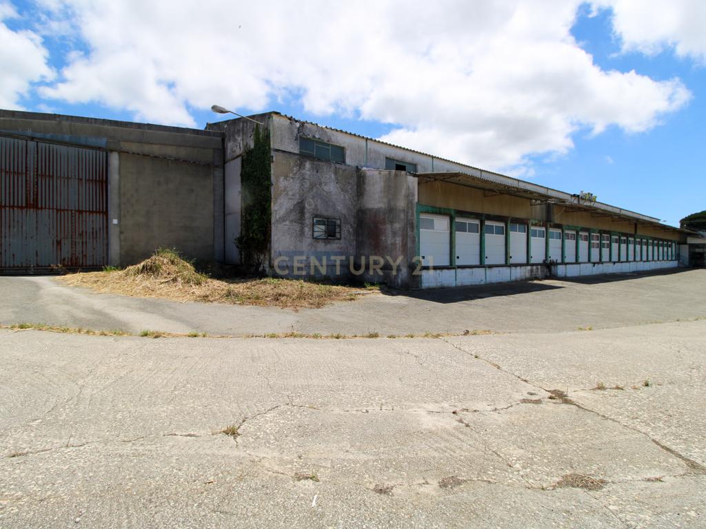 Espaçoso Armazém Industrial c/ 2 Naves em Sintra, Lisboa - Image 26
