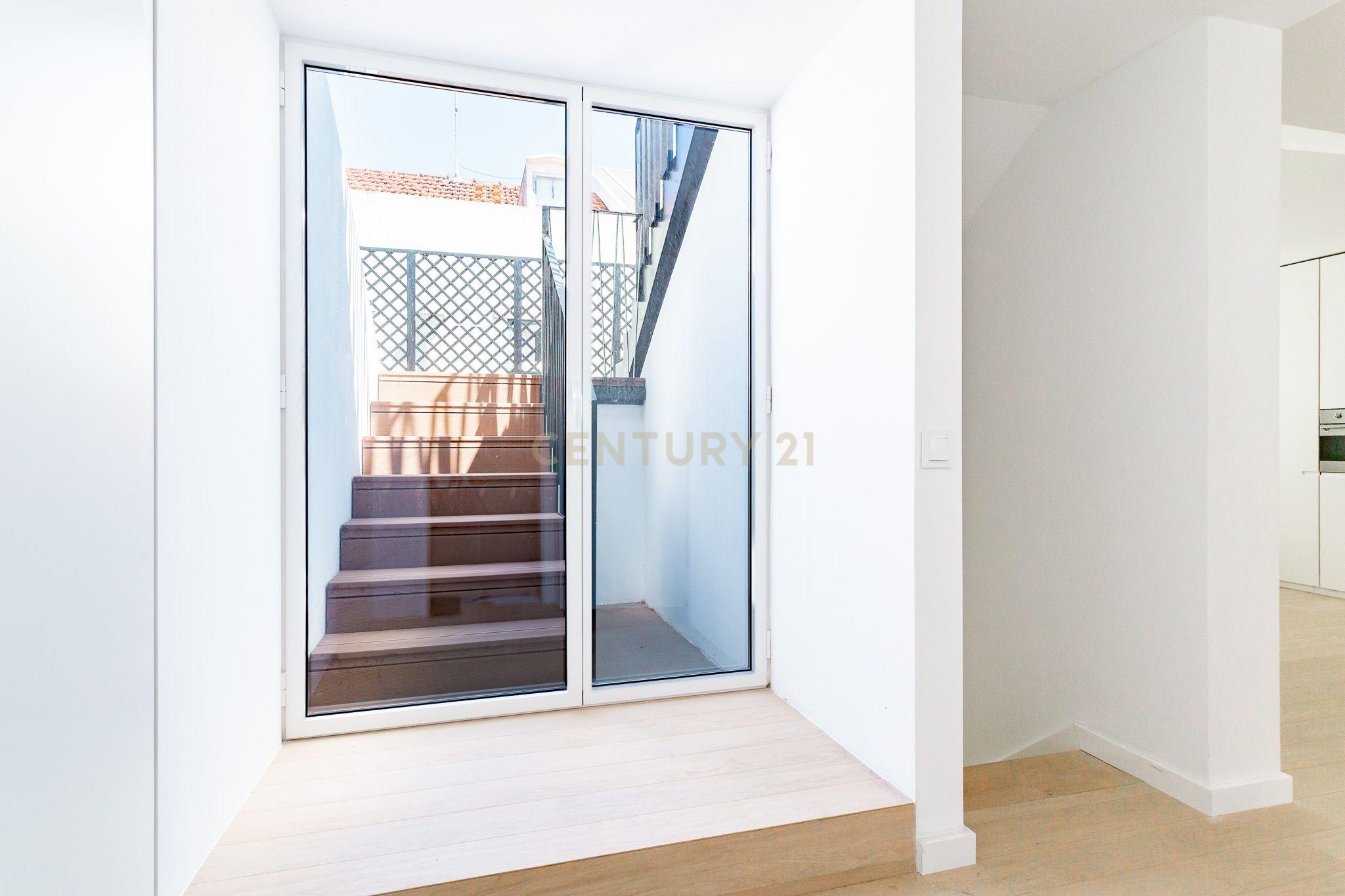 Penthouse de Luxo no Chiado - Image 23