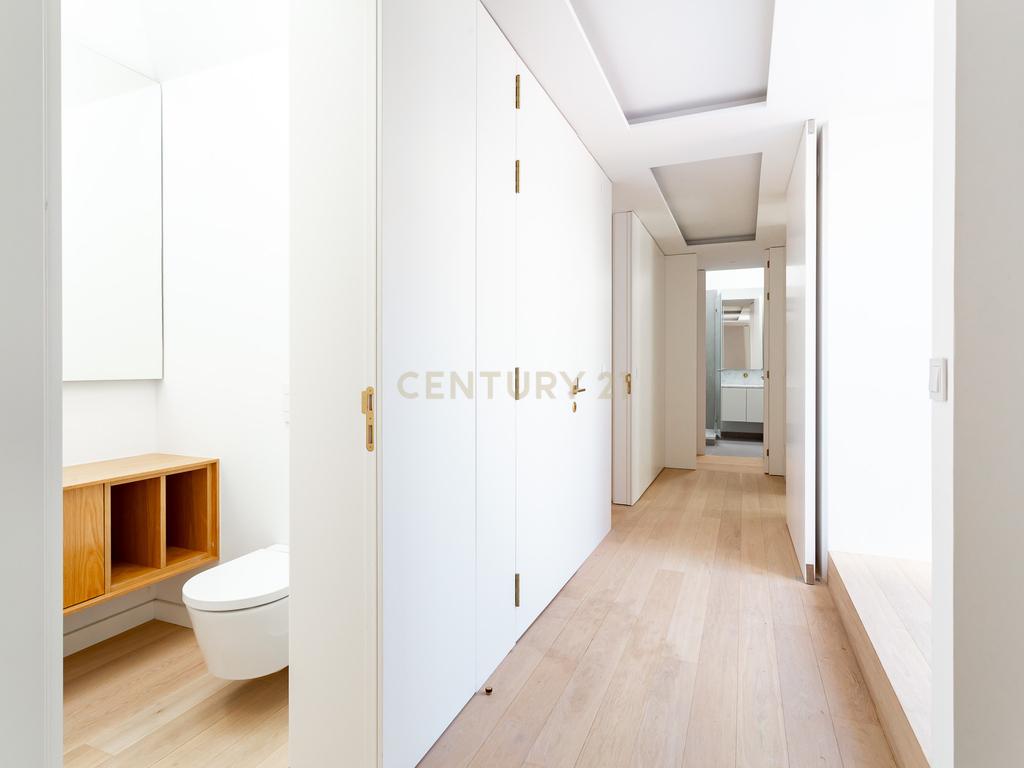 Penthouse de Luxo no Chiado - Image 24