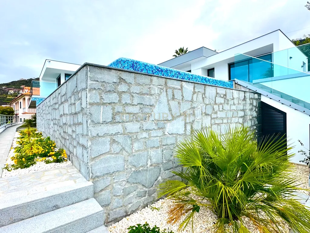 Moradia contemporânea T3 - Arco da calheta - Calheta - Image 24