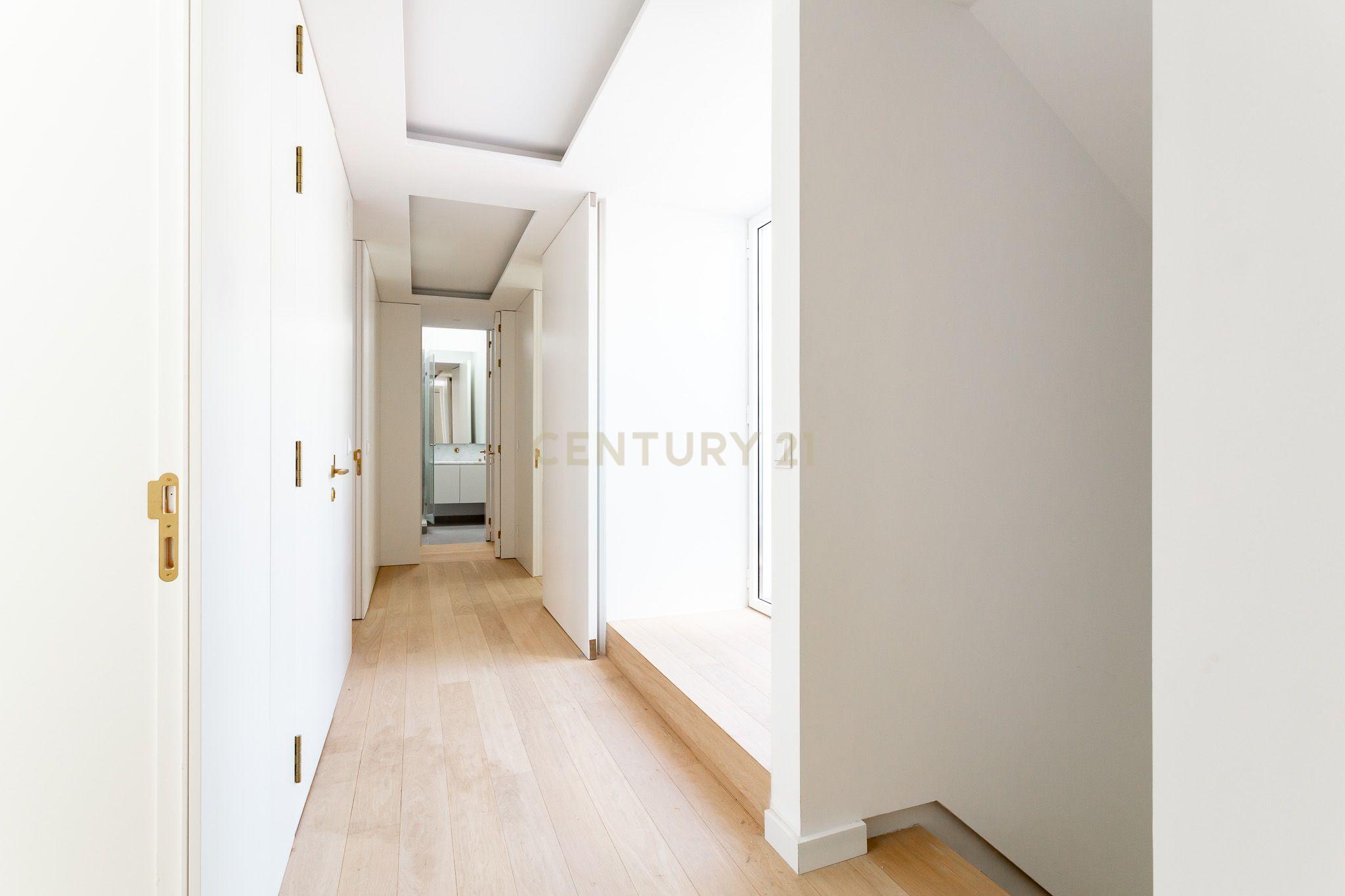 Penthouse de Luxo no Chiado - Image 25