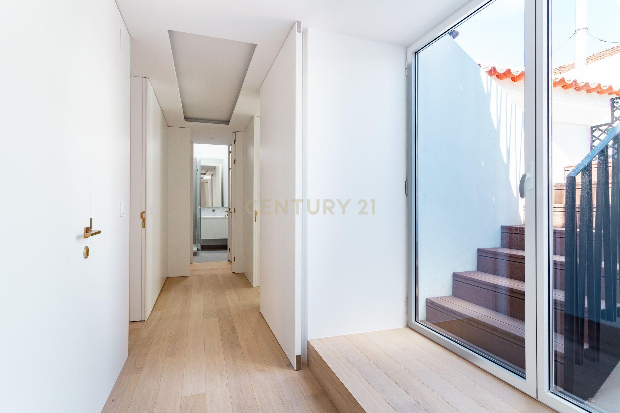 Penthouse de Luxo no Chiado - Image 26