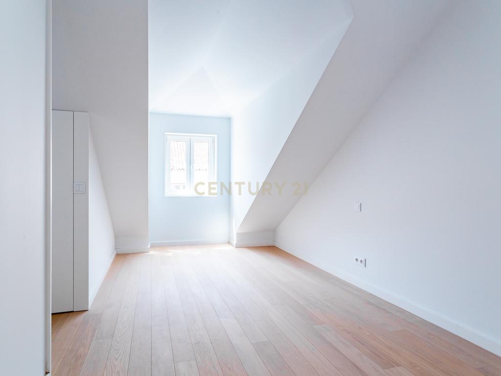 Penthouse de Luxo no Chiado - Image 27