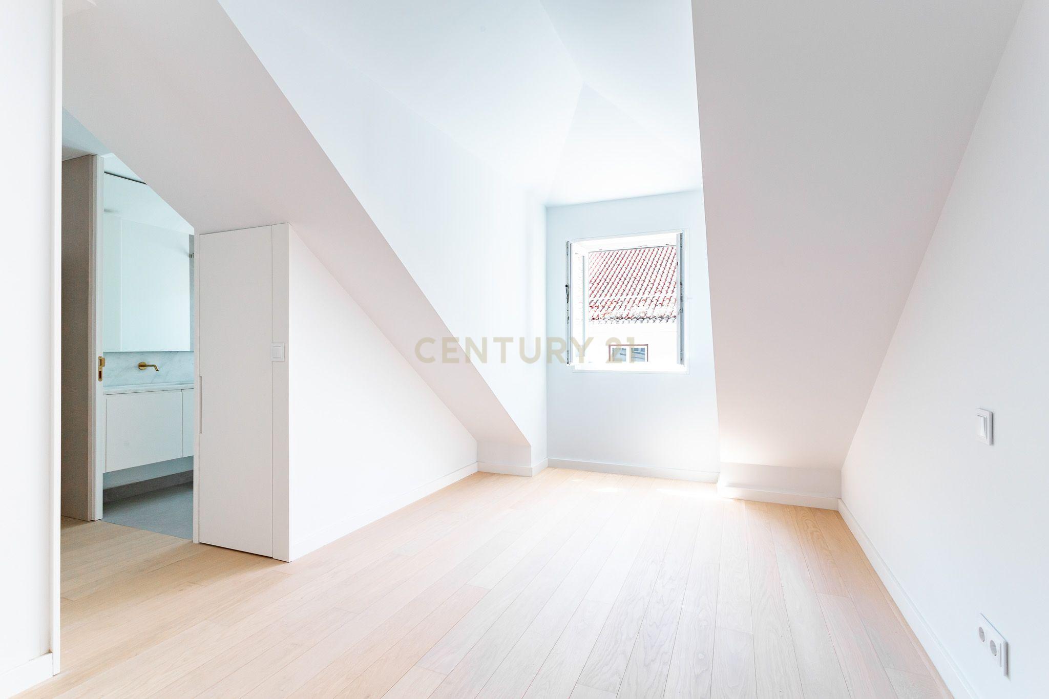 Penthouse de Luxo no Chiado - Image 28